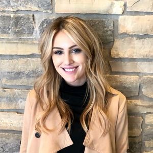 Meet your Posher, Cassandra